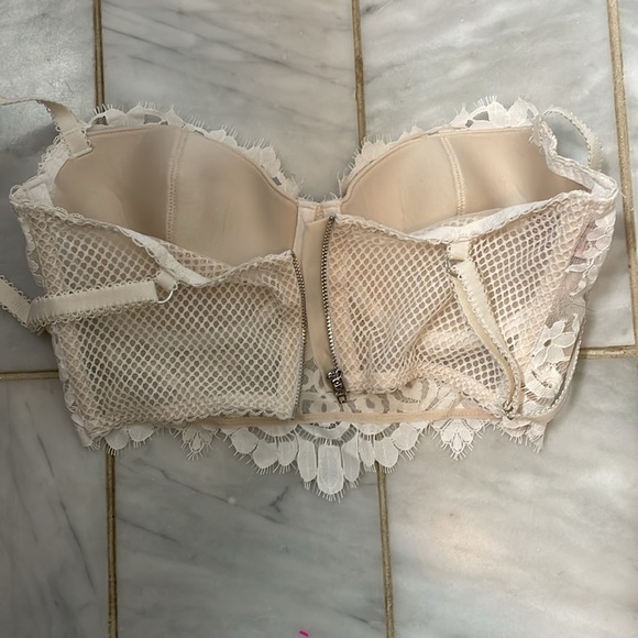 Victorias Secret 32DD bra - Picture 6 of 7